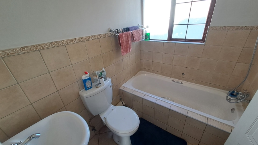 3 Bedroom Property for Sale in Hillside Free State